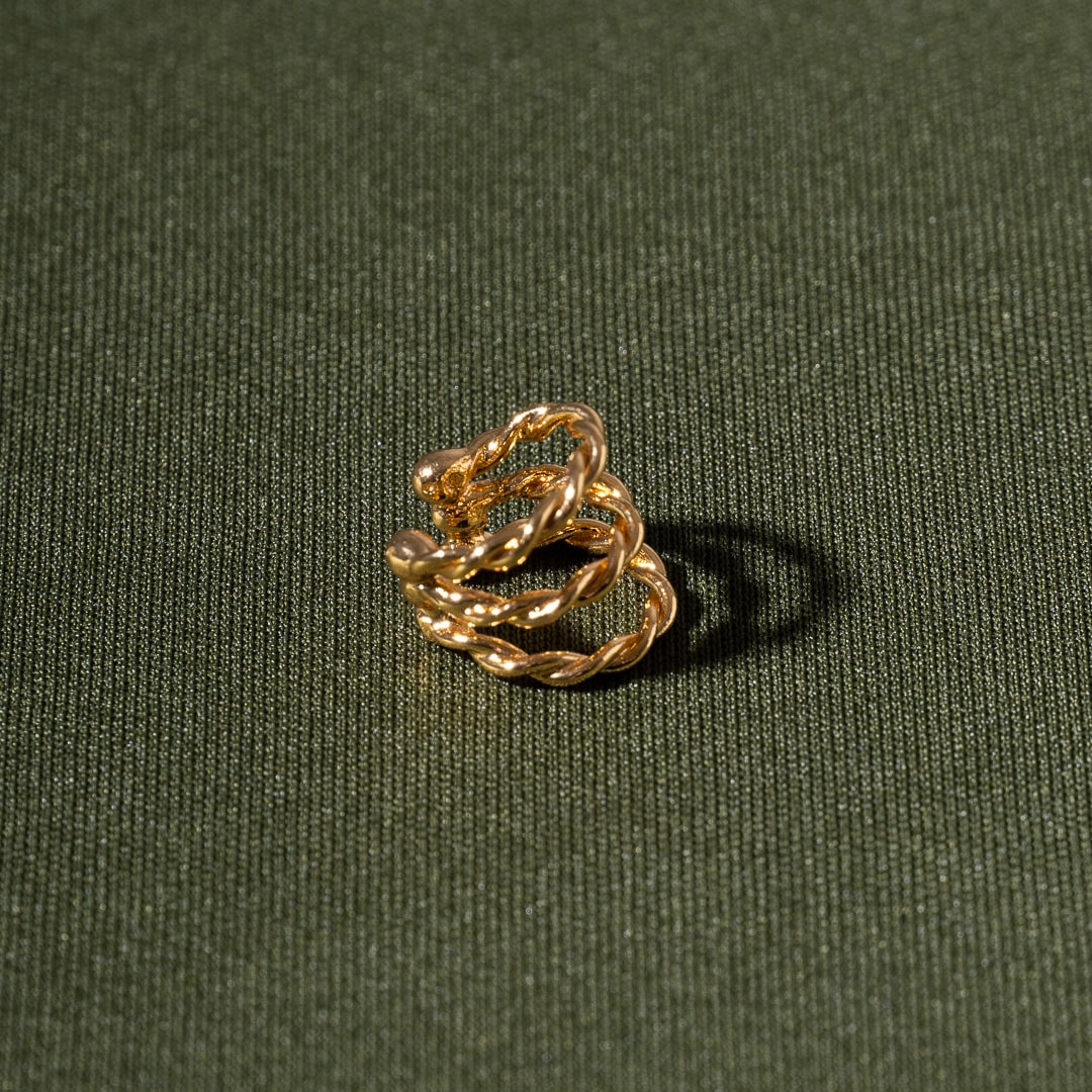 Earcuff tres Lazos pequeño Dorado