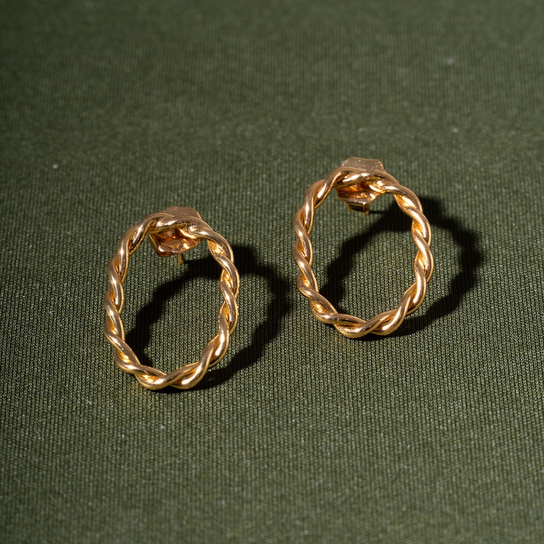 Aretes Ovalo Lazos Dorado