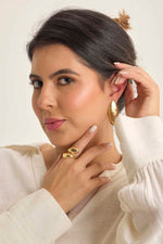Aretes Renacer grandes Dorado